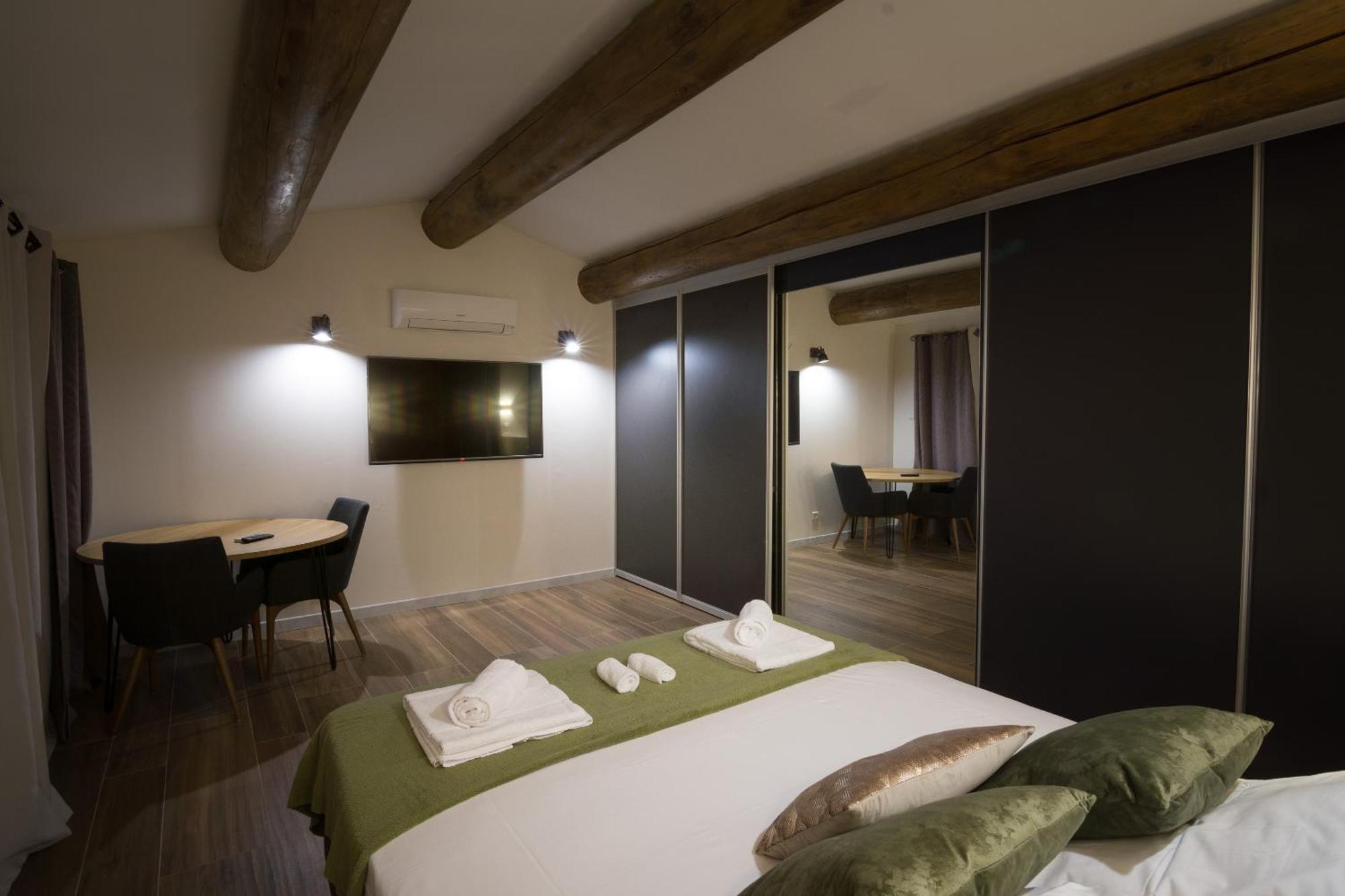 B&B Maison D'Hote Et Gite Mas D'Eymard Arles Room photo