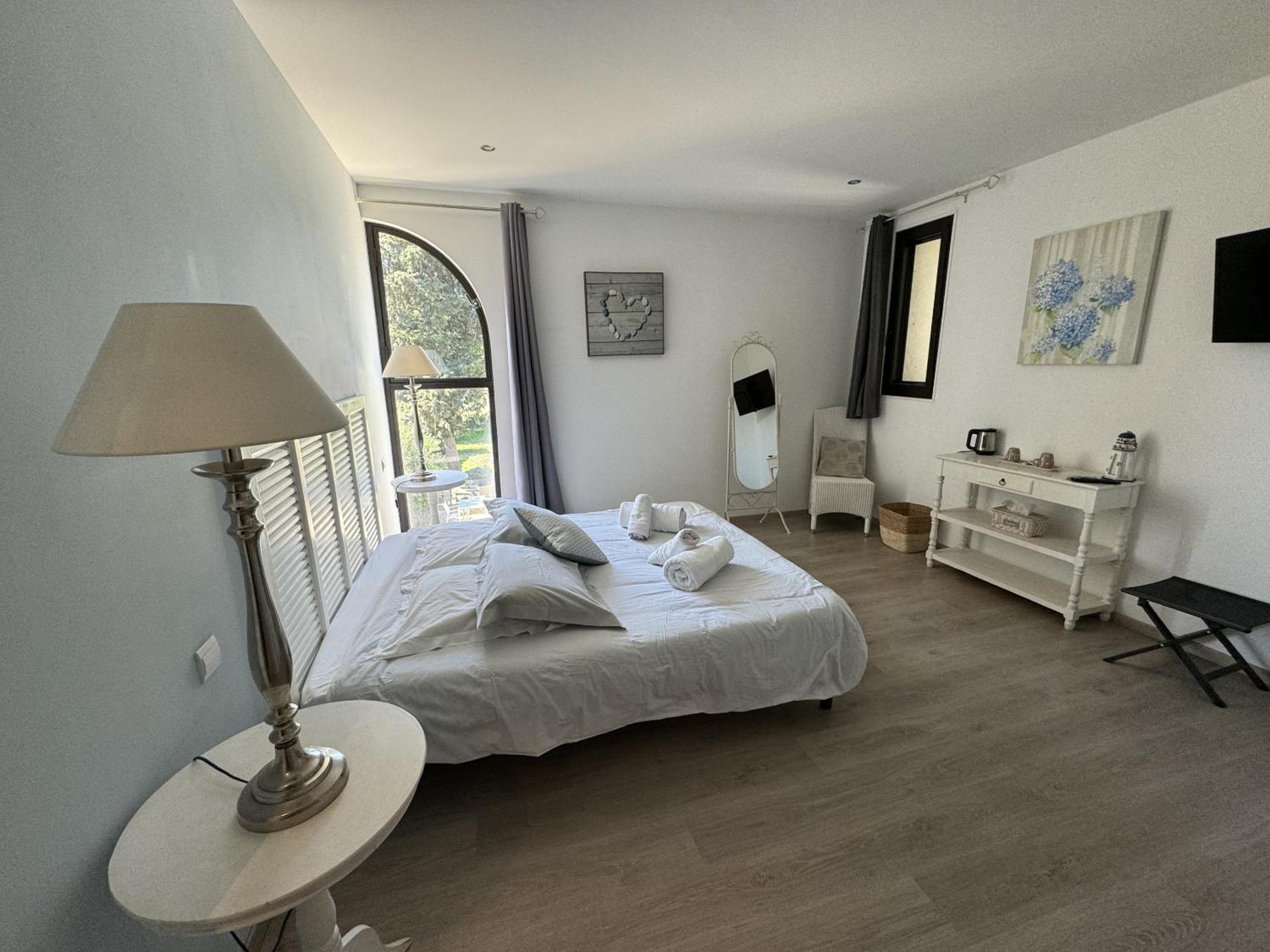 B&B Maison D'Hote Et Gite Mas D'Eymard Arles Room photo